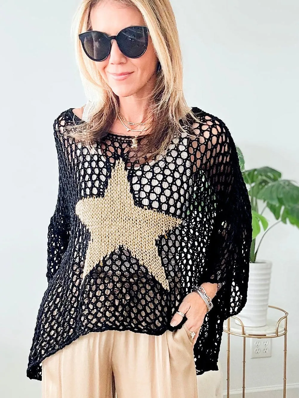 Attractive Crochet Knit Top with Star