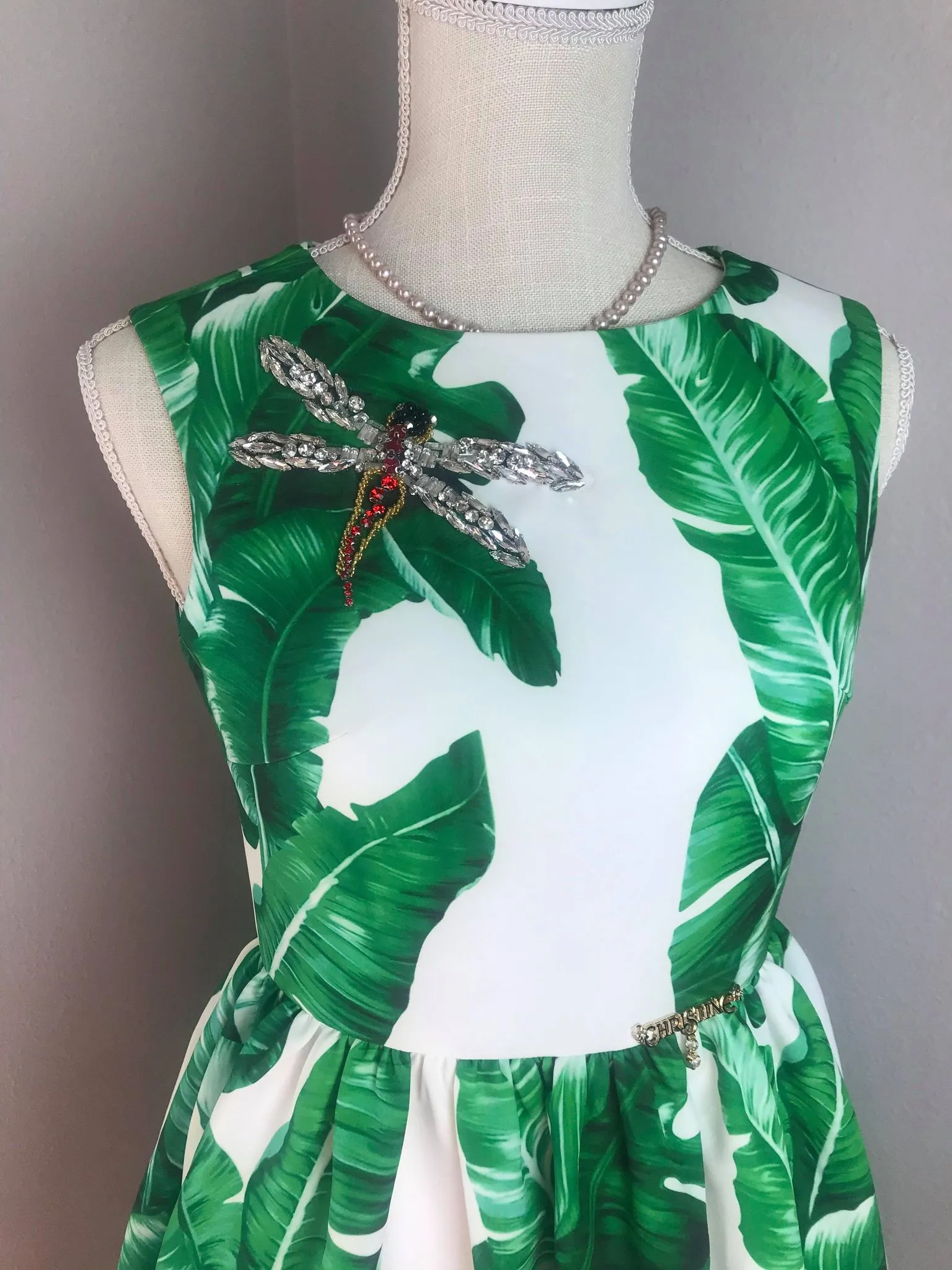 Audrey Dress in Banana Leaf Dragonfly gemstones brooch Size S