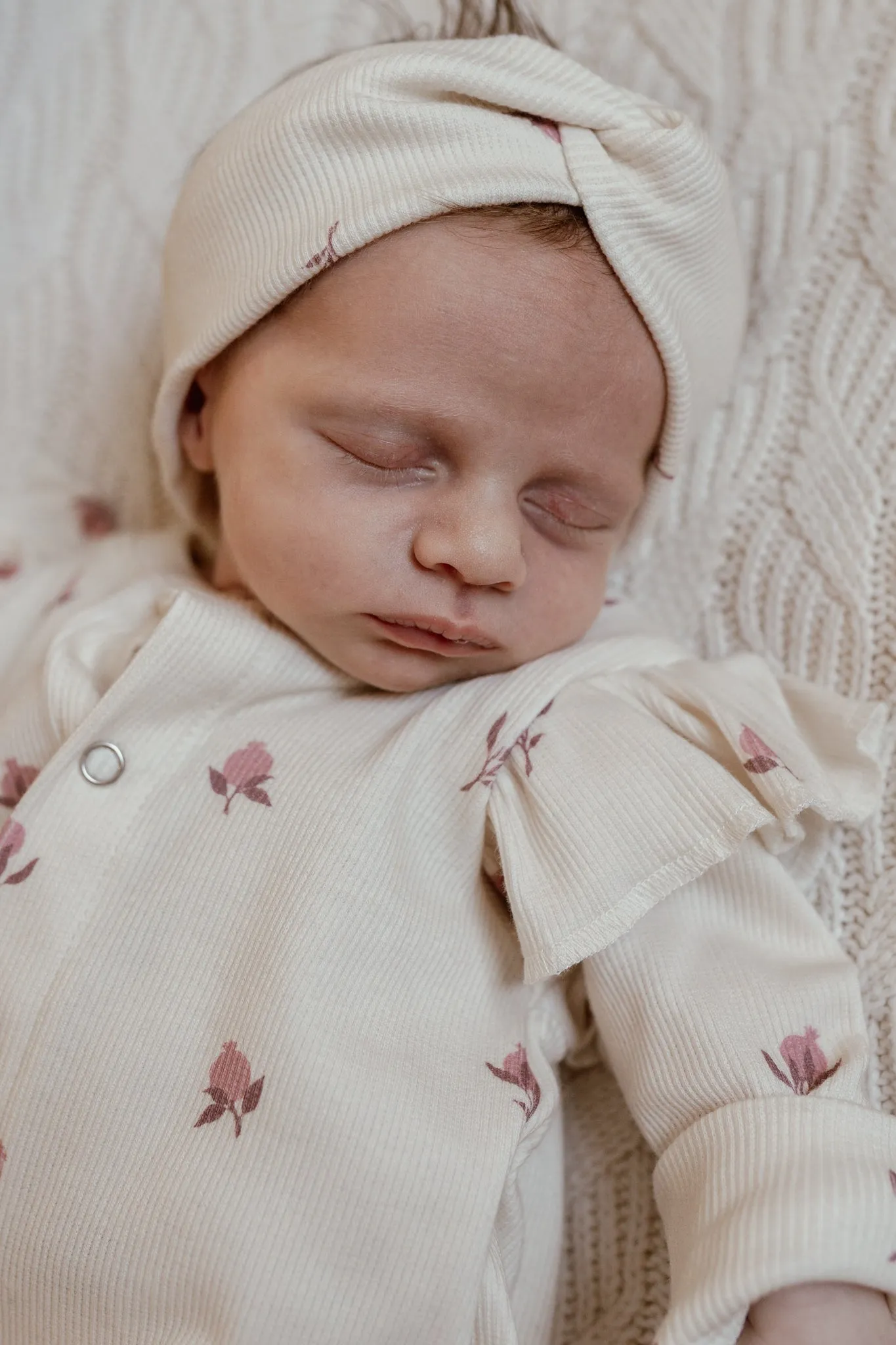 Baby Jumpsuit Rib Pomegranate Licht Beige met Ruffles