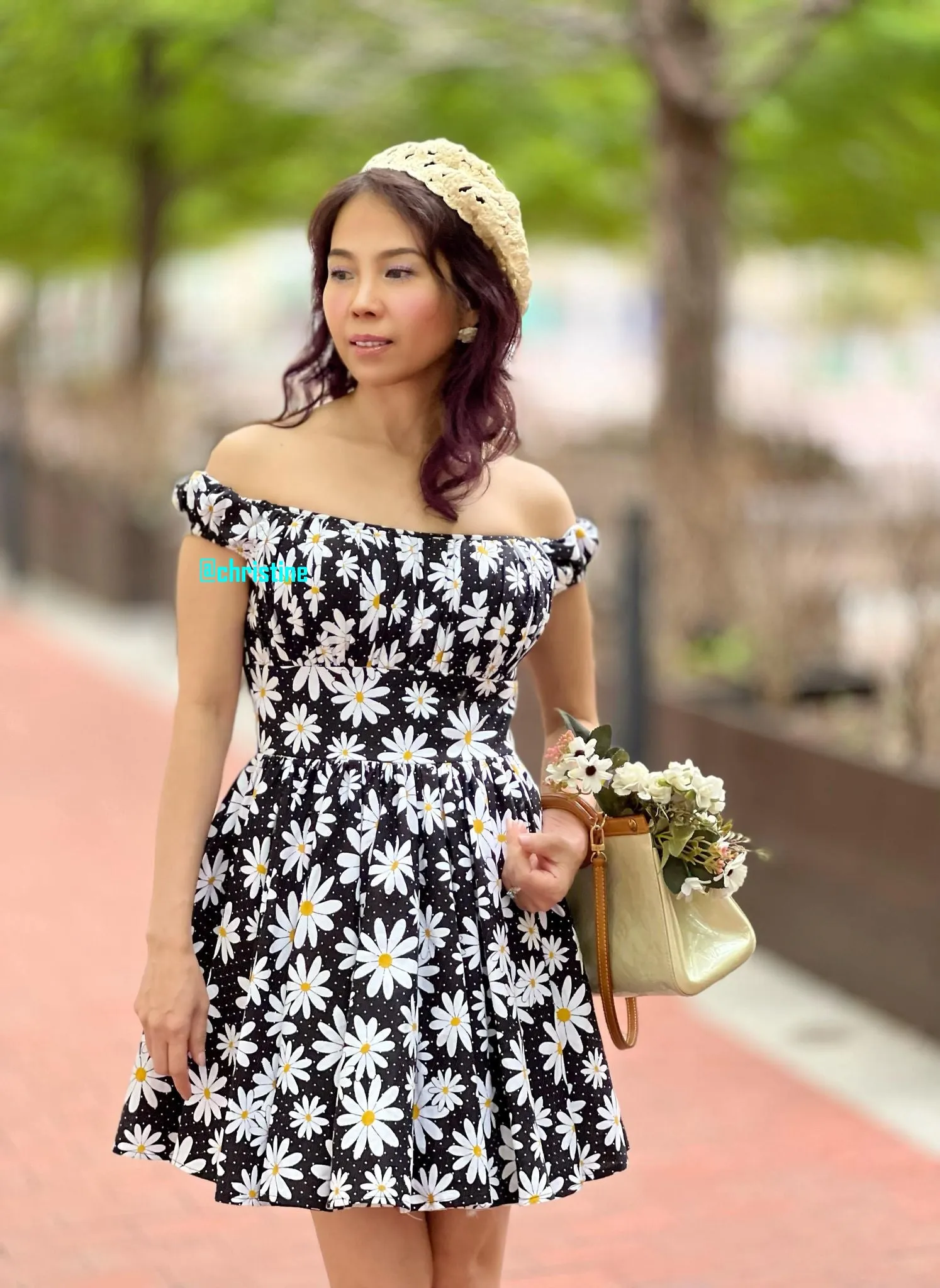 Caroline Dress in Daisy flowers printed