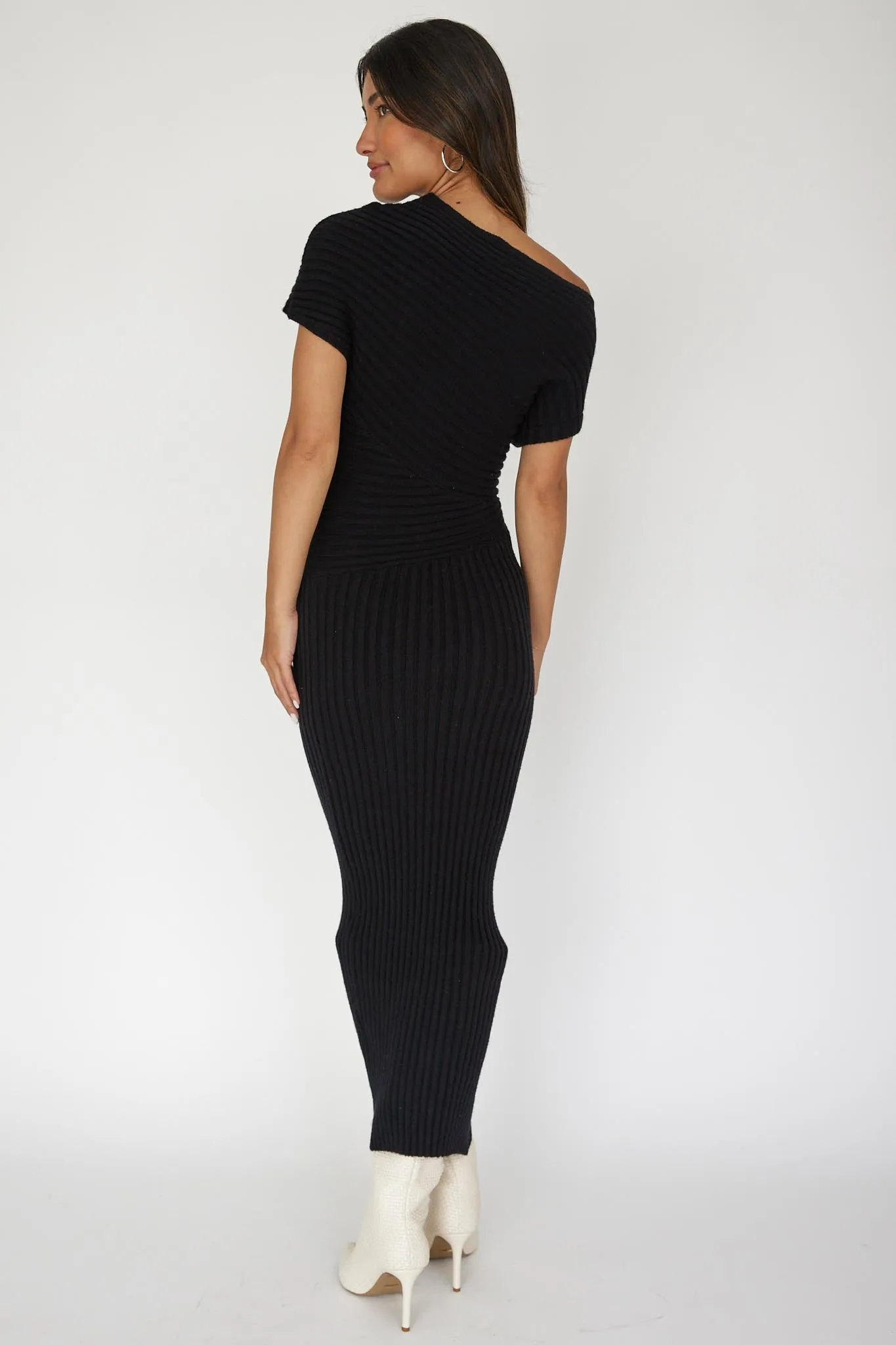 Kaelyn Asymmetric Neck Knit Maxi Dress Black