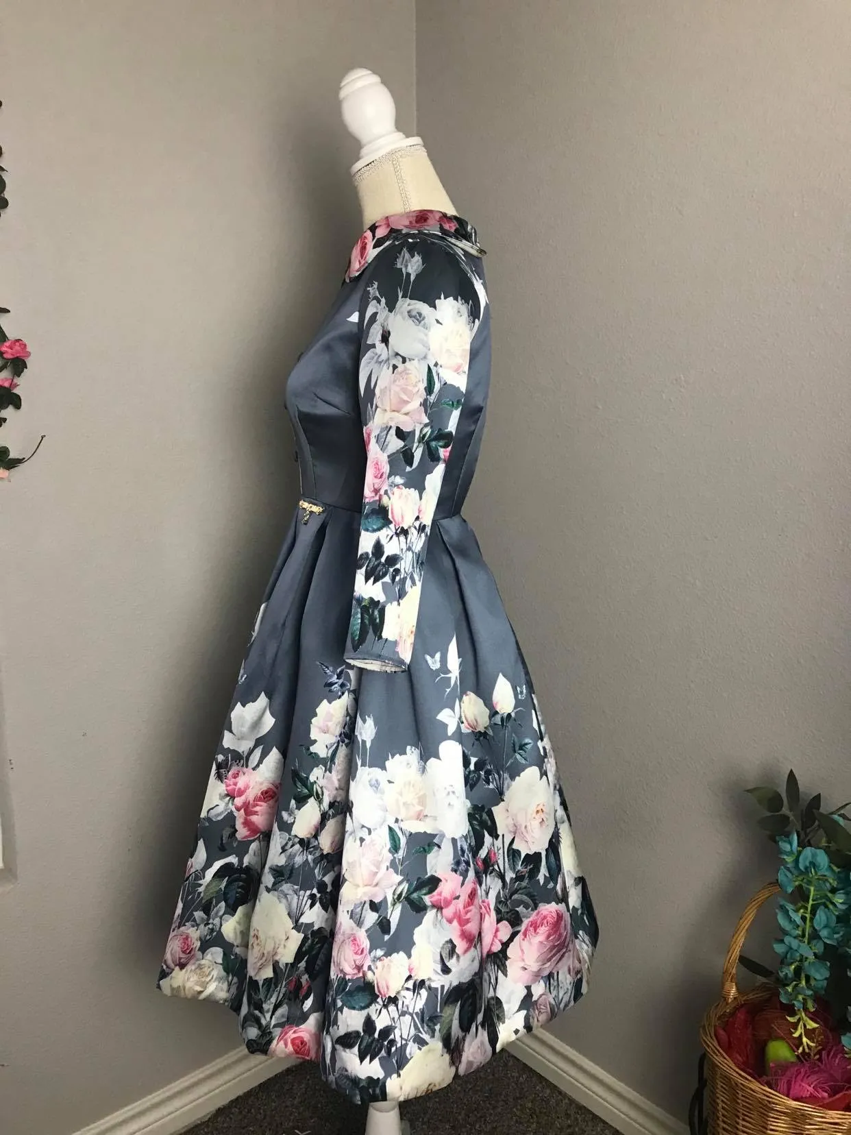 Kennedy Dress in Roses Grey Taffeta size S