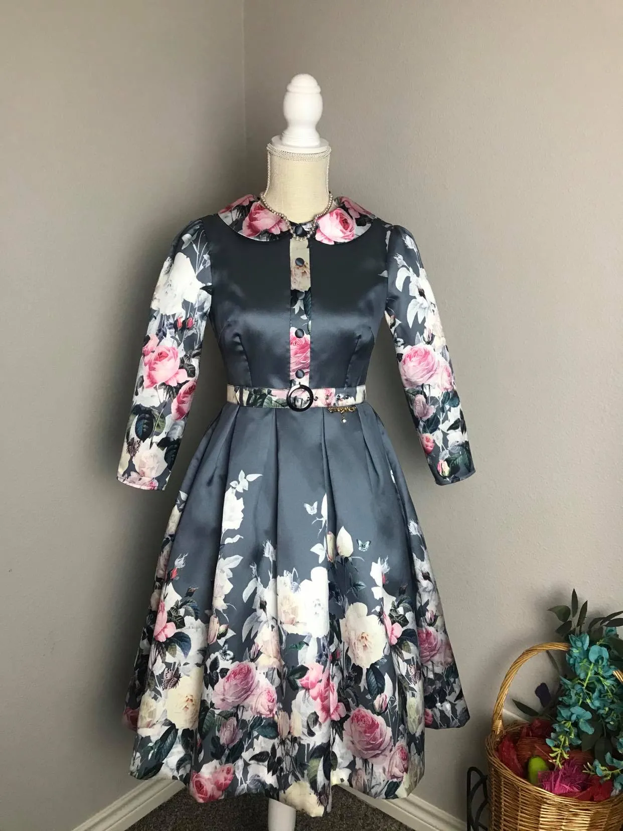 Kennedy Dress in Roses Grey Taffeta size S