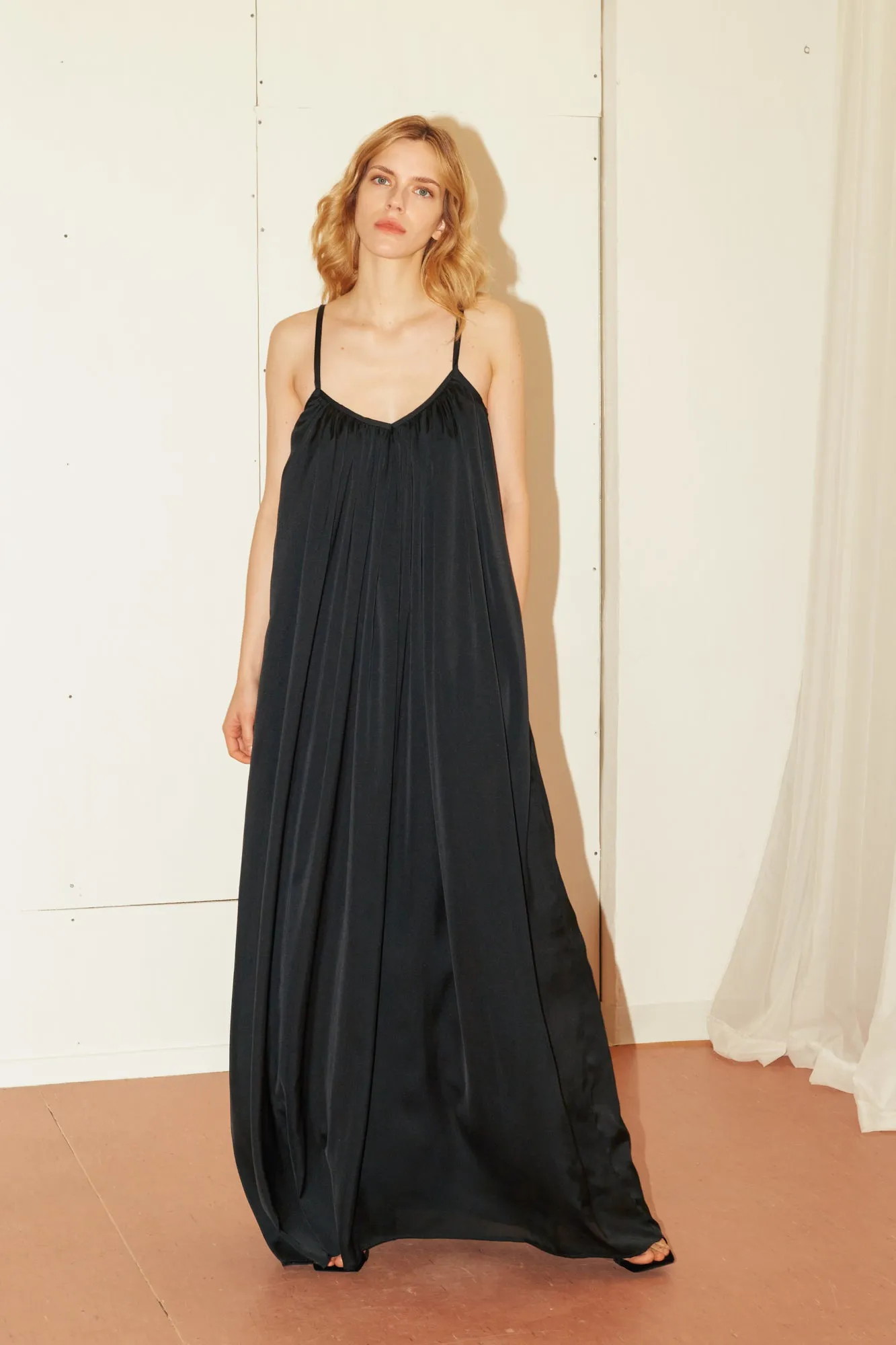 MEFYA flowing black maxi evening dress