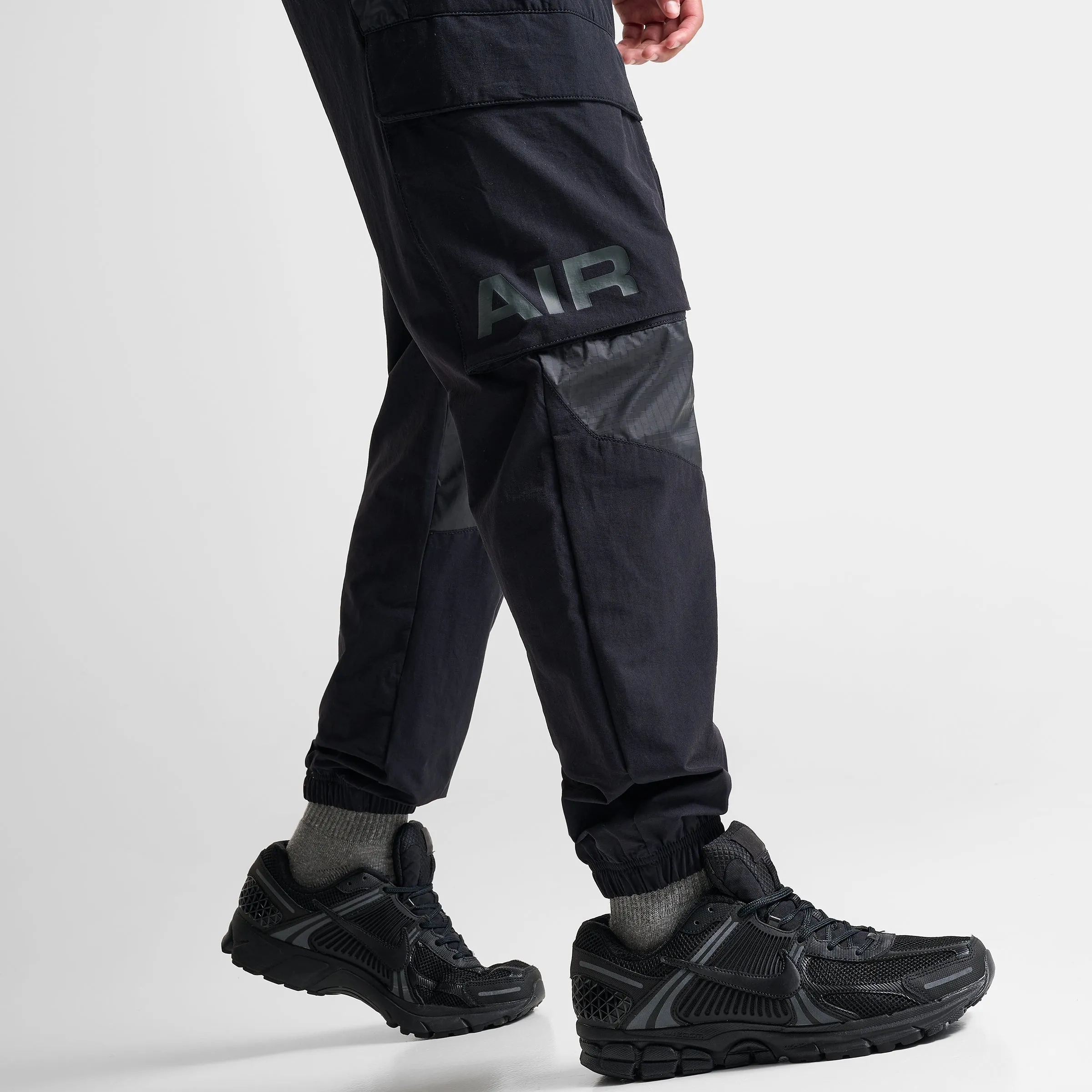 Nike Sportswear Air Max Woven Cargo Pants / Black