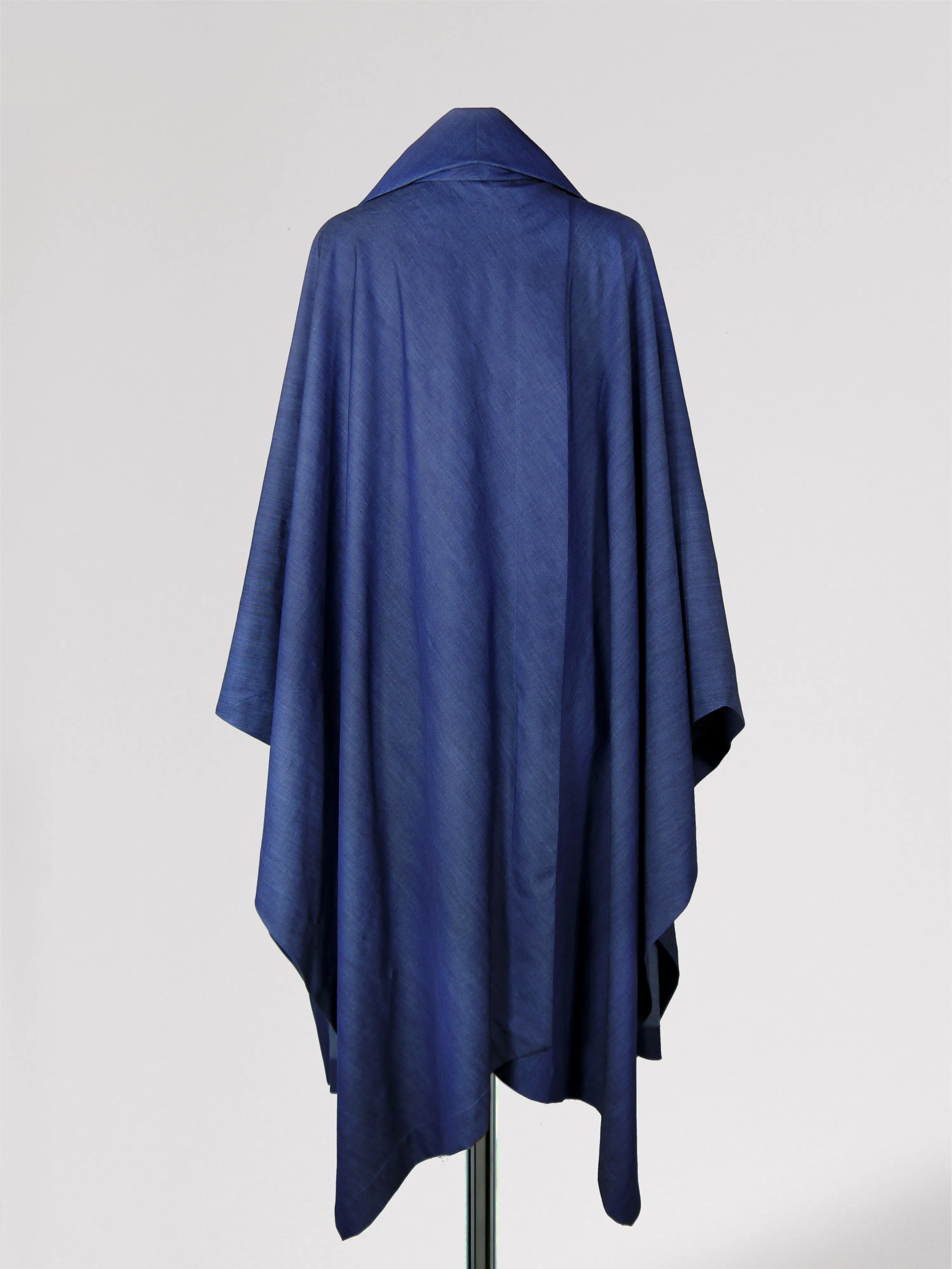 Origami Stain Collar Light Denim Cape / Navy