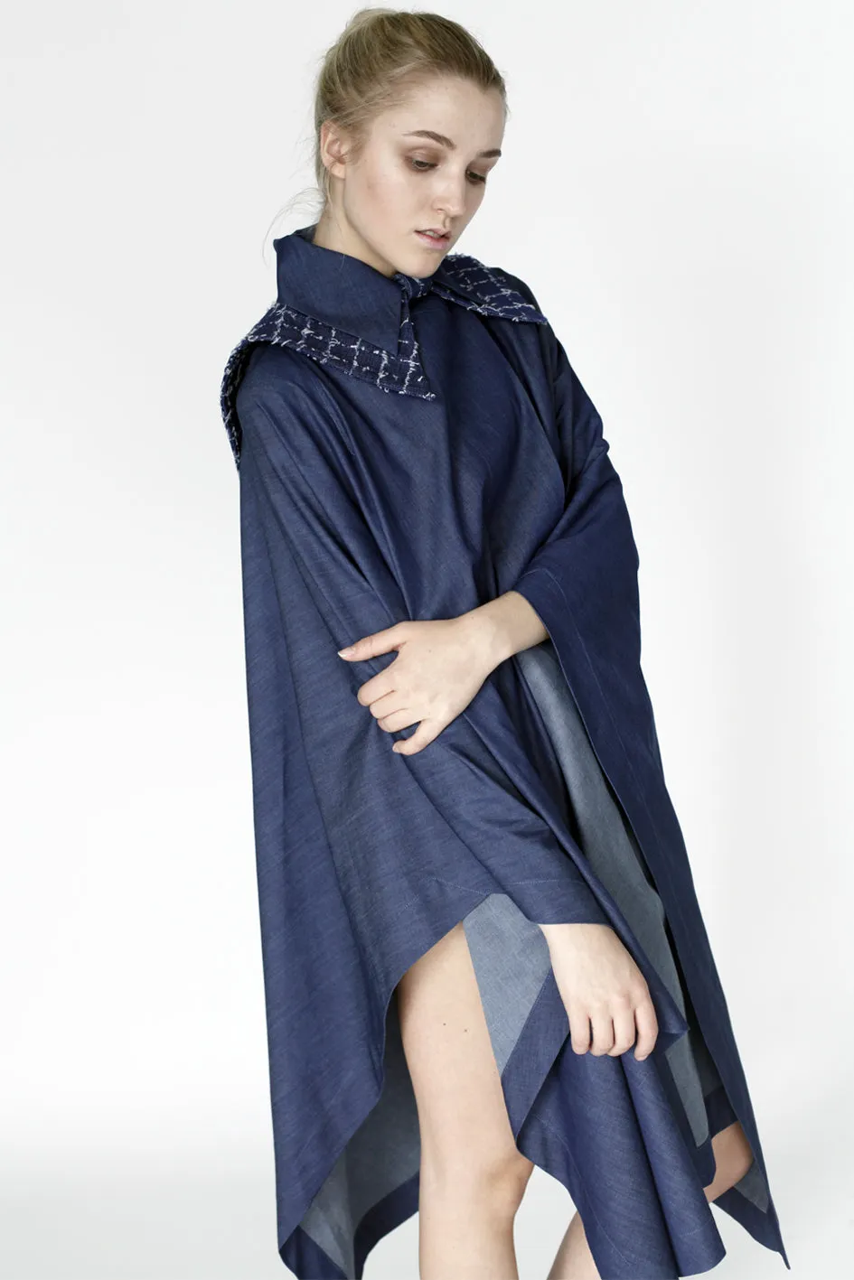 Origami Stain Collar Light Denim Cape / Navy