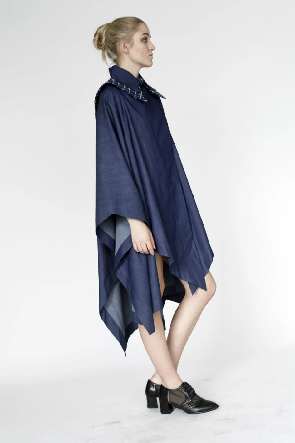 Origami Stain Collar Light Denim Cape / Navy