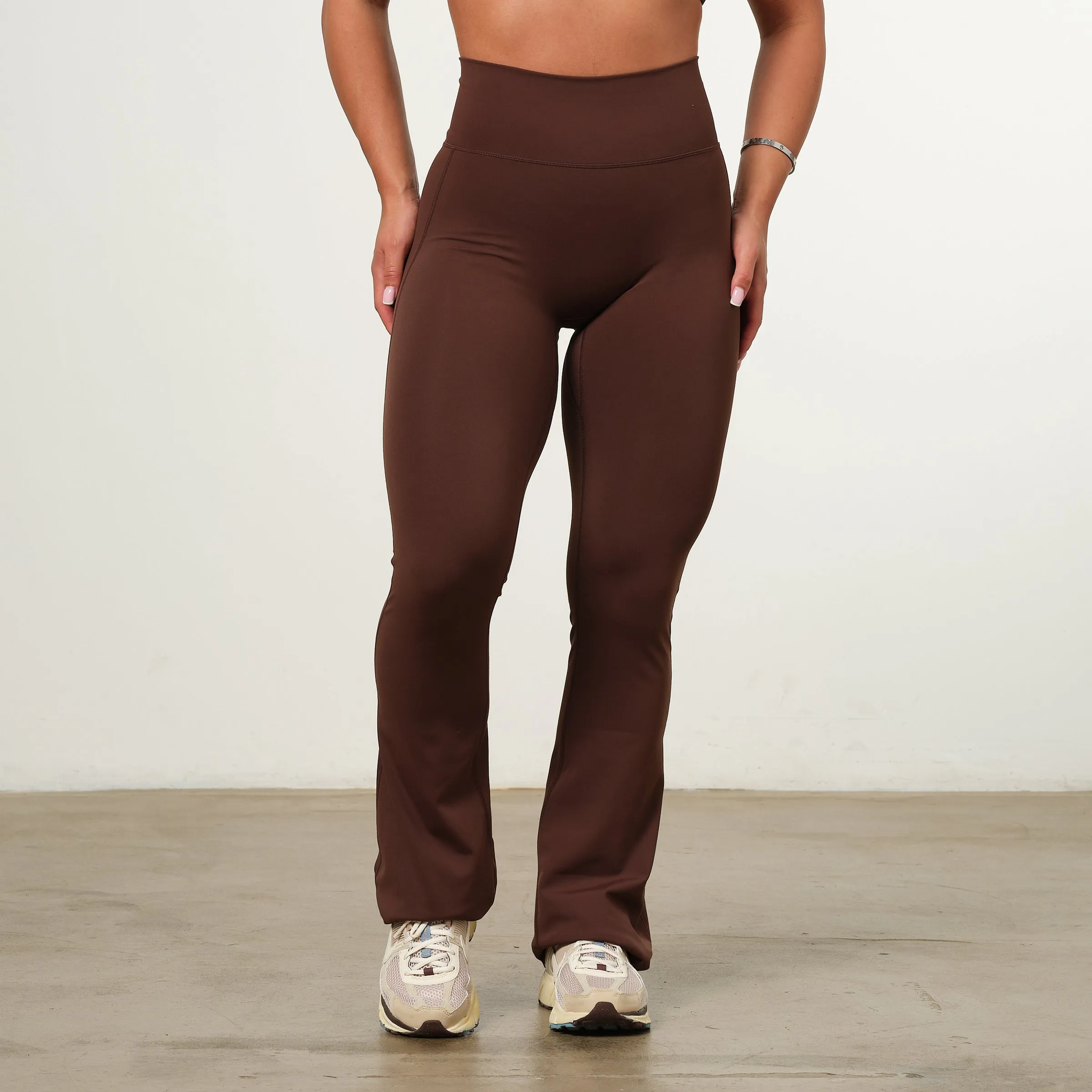 VANQUISH ENHANCE COFFEE BROWN HIGH-WAIST FLARED LEGGING